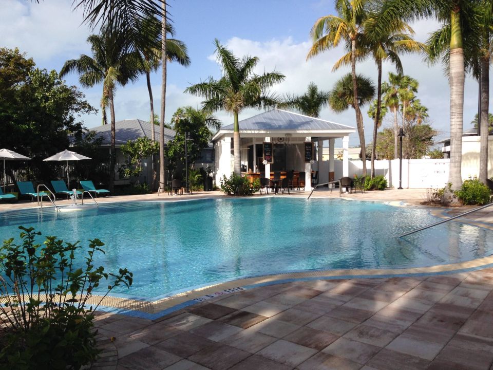 "Pool und Bar" 24 North Hotel Key West (Key West) • HolidayCheck (Florida USA)