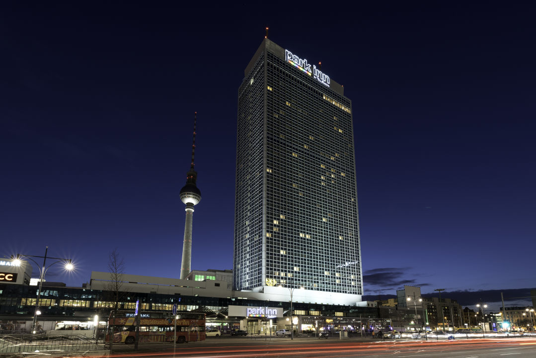 Außenansicht Park Inn By Radisson Berlin Alexanderplatz Berlin Mitte