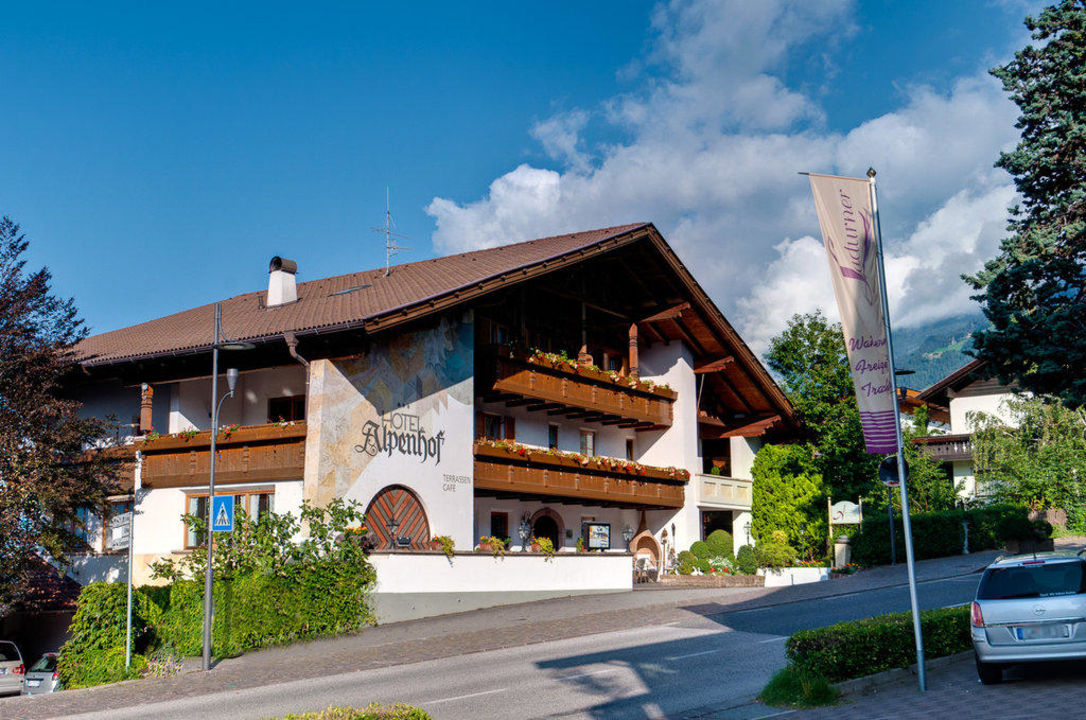 "Hotel Alpenhof Dorf Tirol" Hotel Alpenhof (Tirolo / Dorf Tirol ...