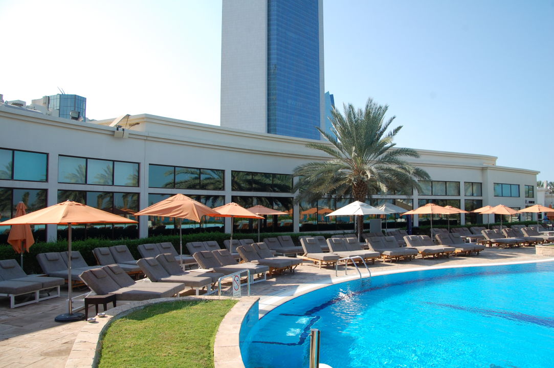 "Pool" Radisson Blu Hotel & Resort Abu Dhabi Corniche (Abu ...