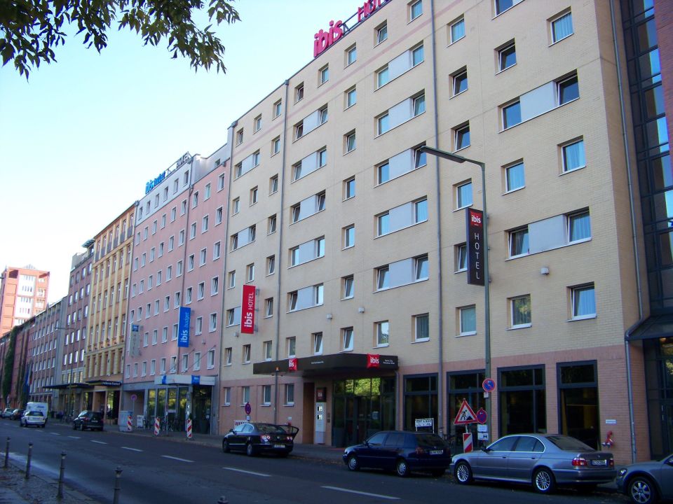 hotel-vorderansicht-hotel-ibis-berlin-city-potsdamer-platz-berlin