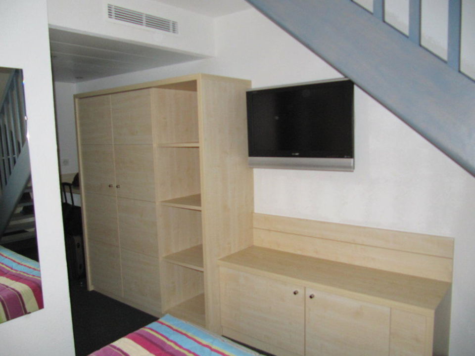 Zimmer Und Treppe Zum Kinderzimmer Hotel Padoue Lourdes Holidaycheck Midi Pyrenees Frankreich