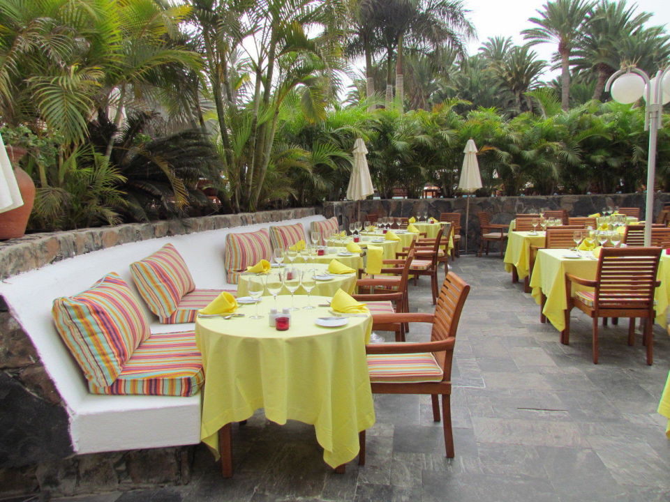 "Wunderschöne Terrasse für Frühstück und Abendessen" Seaside Hotel Palm