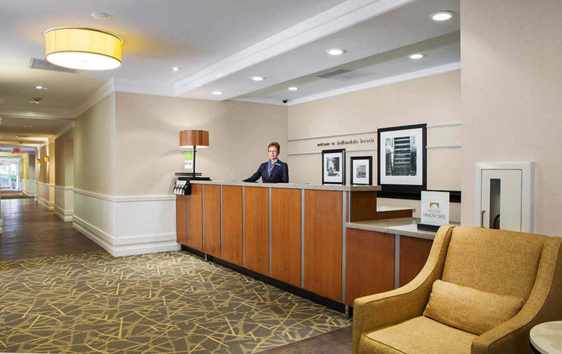 Reception Front Desk Hotel Hampton Inn Hallandale Beach Aventura