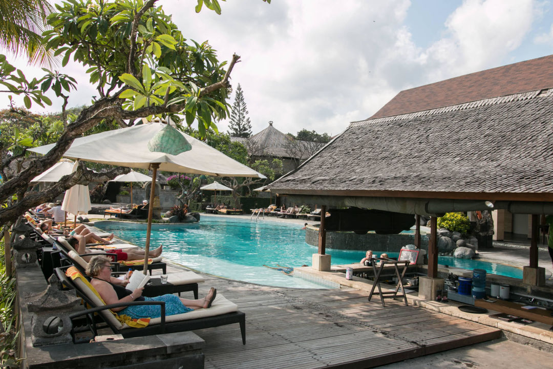 "Swim up pool Bar" Hotel Grand Balisani Suites (Batubelig