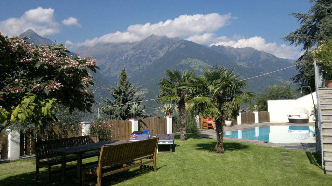 &quot;Garten (Liegewiese) mit Pool&quot; Hotel Garni Ehrenfels