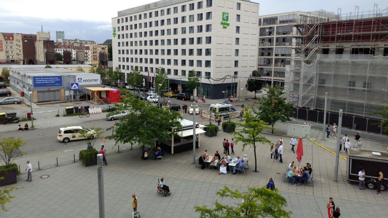 "Außenansicht" Holiday Inn Berlin - City East Side (Berlin ...