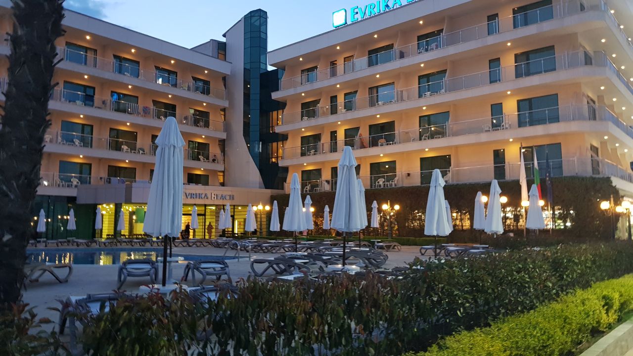 evrika beach club hotel vélemények dubai