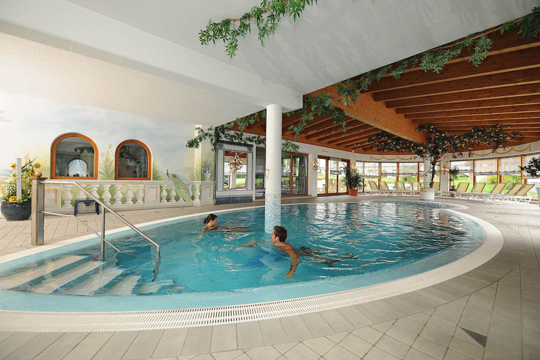 "Pool" Hotel Sonneck (Kössen) • HolidayCheck (Tirol ...