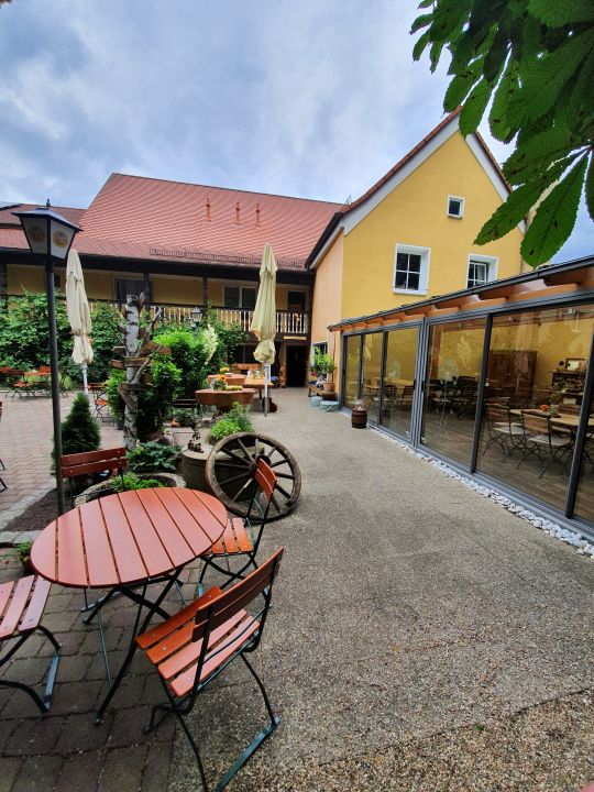 "Gartenanlage" Gasthof Parzefall (Regensburg) • HolidayCheck (Bayern