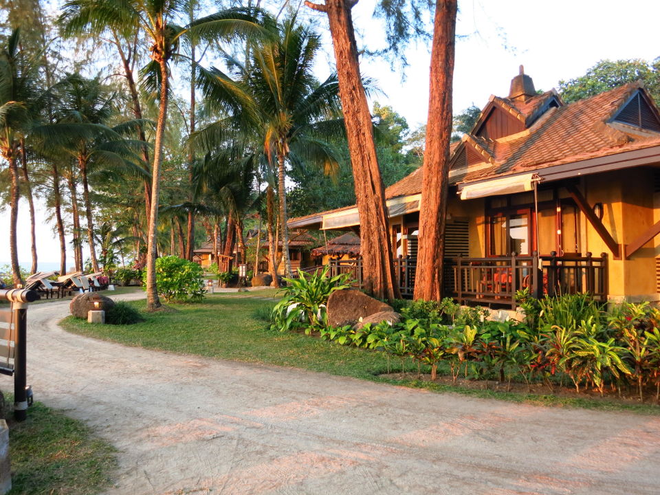 Beach Bungalows Moracea By Khao Lak Resort Sunset Beach