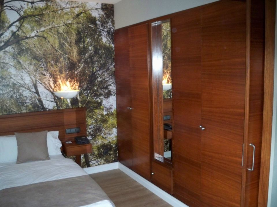 "Kleiderschrank Appartment 137" allsun Hotel Illot Park ...