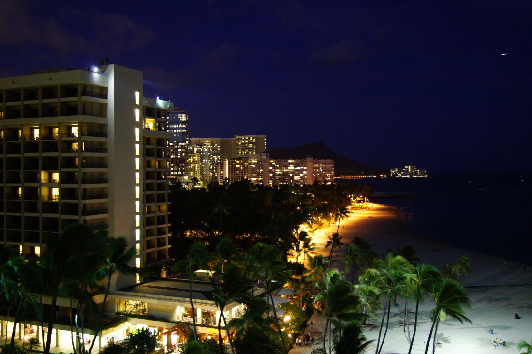 "BLICK VOM BALKON ABEND" Hotel Hilton Hawaiian Village Beach Resort