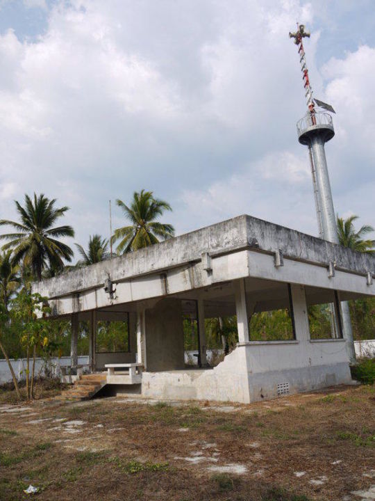 "Tsunami-Signalturm" The Andamania Beach Resort & Spa (Khuk Khak Beach