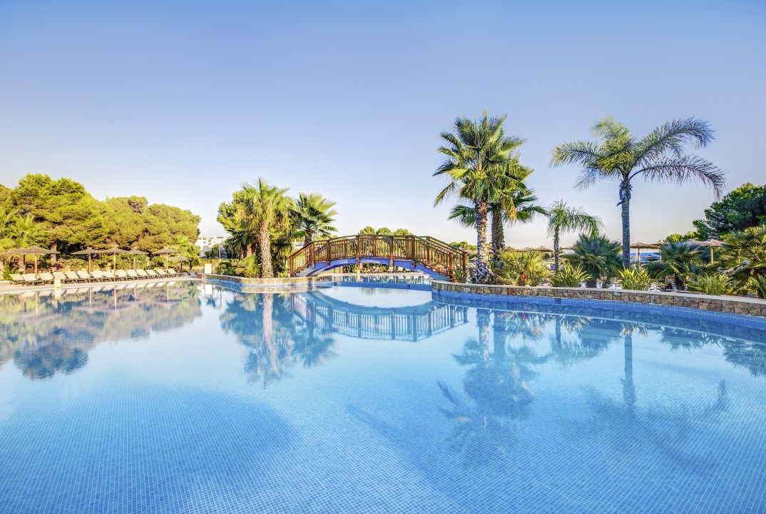Club Magic Life Cala Pada Tui