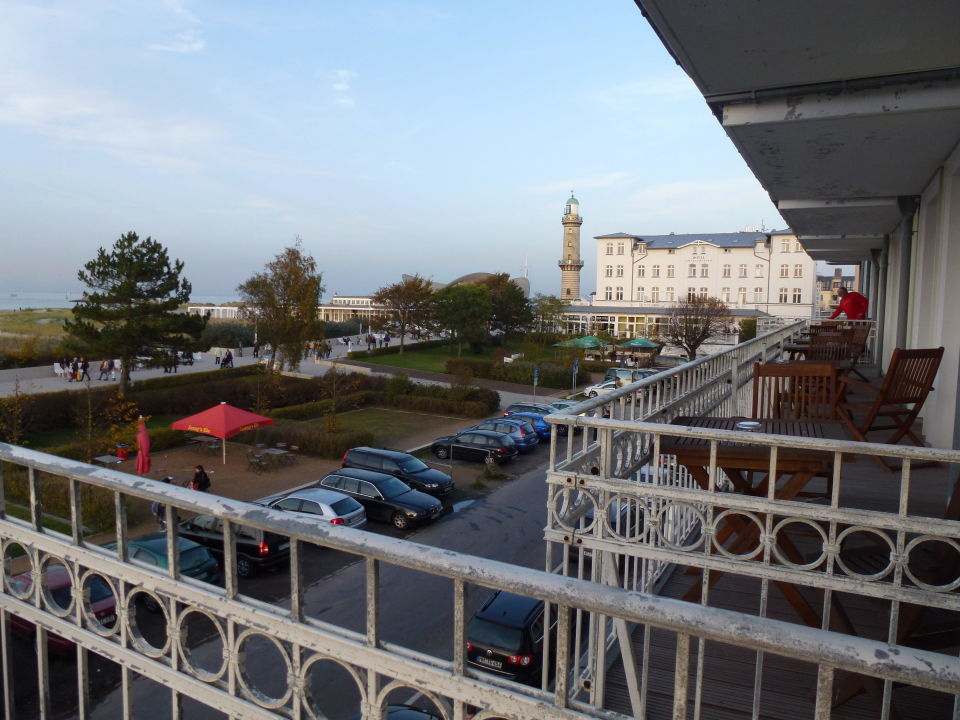 Der Leuchtturm Von Warnemunde Bellevue Rostock Warnemunde Holidaycheck Mecklenburg Vorpommern Deutschland