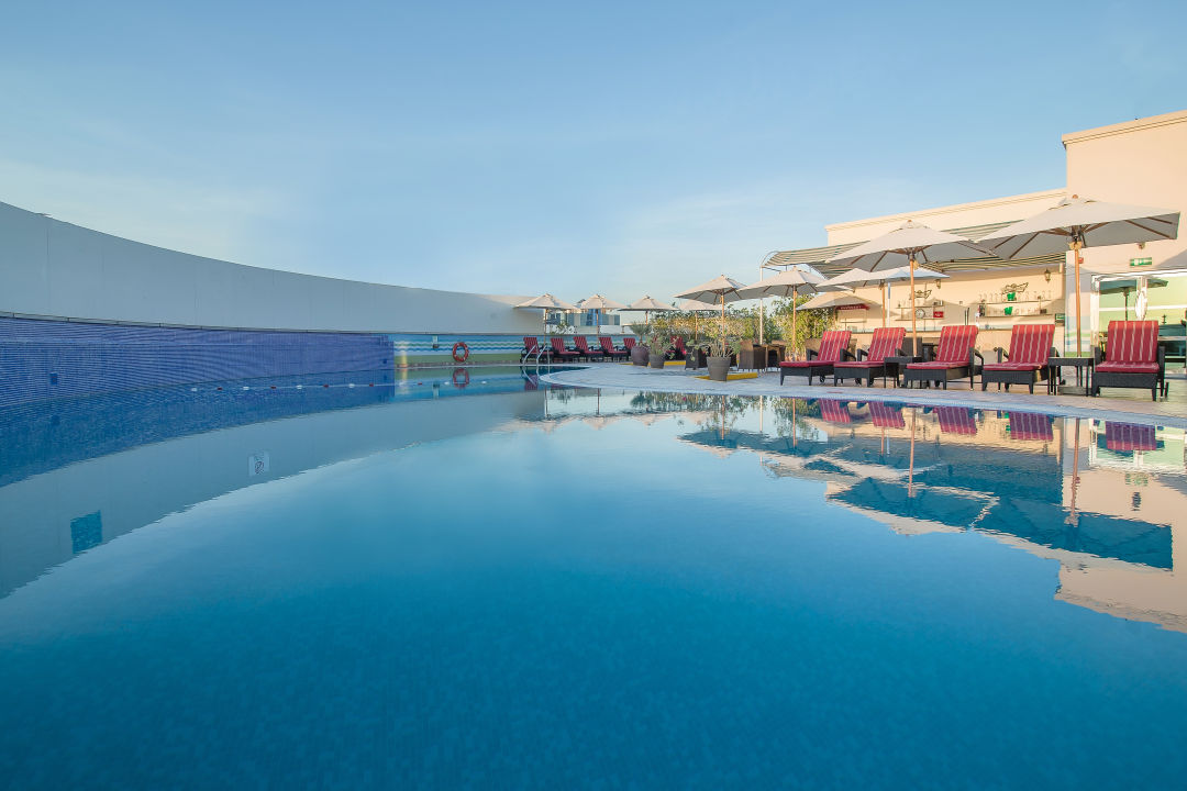 Pool Hotel Holiday Inn Bur Dubai Embassy District Dubai