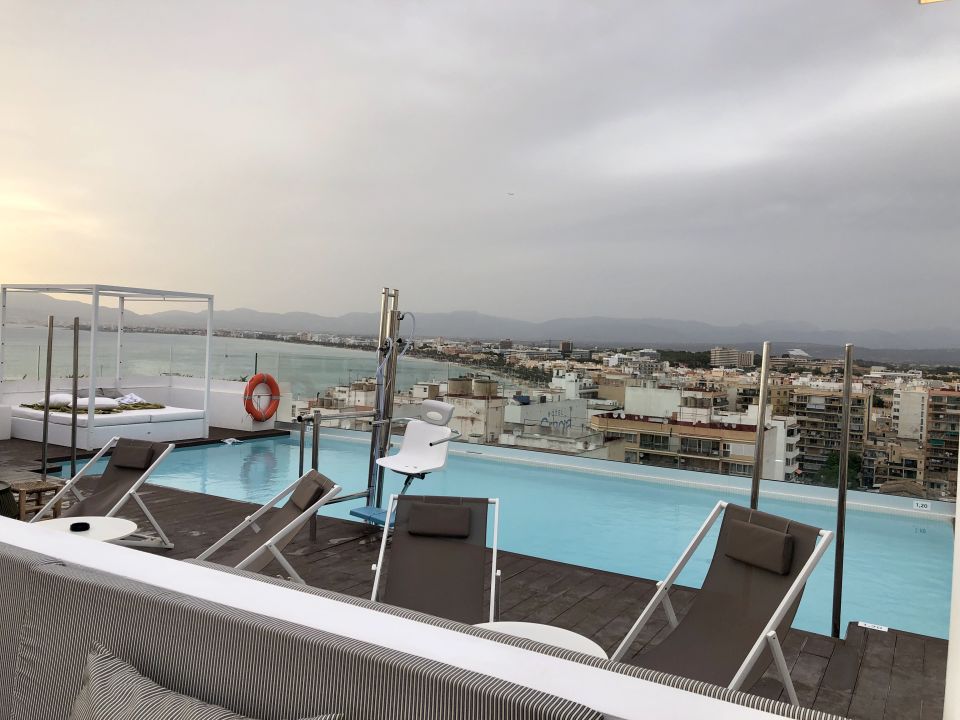 "Pool" whala!fun (El Arenal / S'Arenal) • HolidayCheck (Mallorca Spanien)