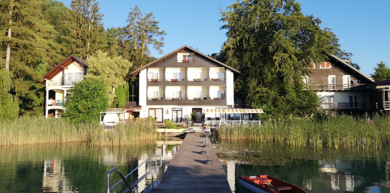 "Außenansicht" Pension Haus am See (St. Kanzian am ...