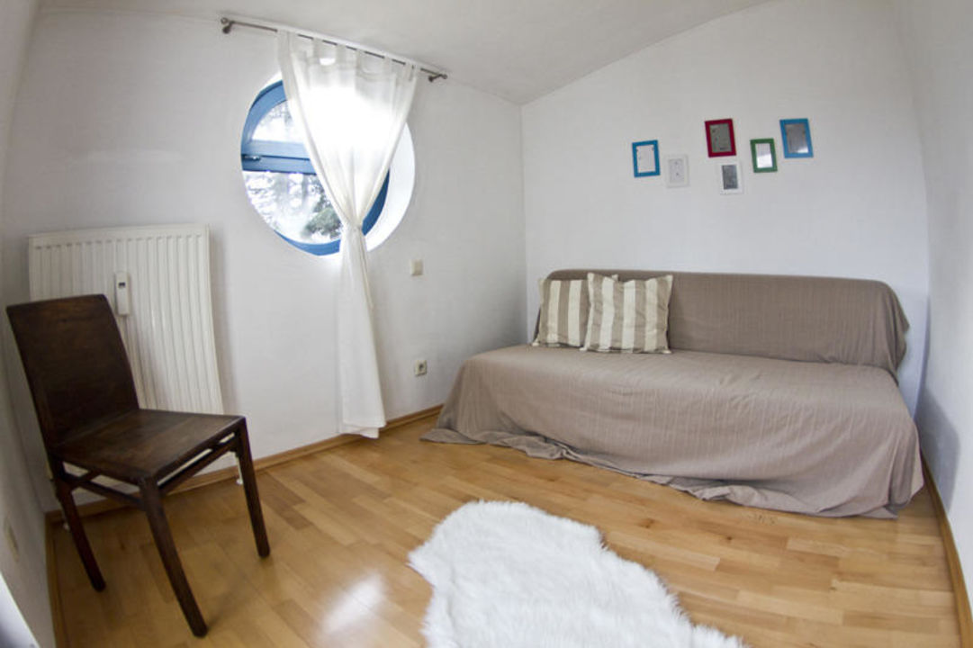 "Schlafzimmer mit ausziehbarer Couch" City Appartements (Salzburg