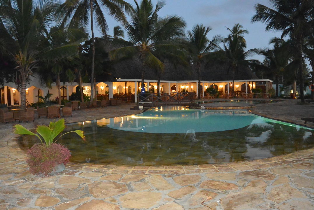 "Pool" Sultan Sands Island Resort (Kiwengwa Beach) • HolidayCheck