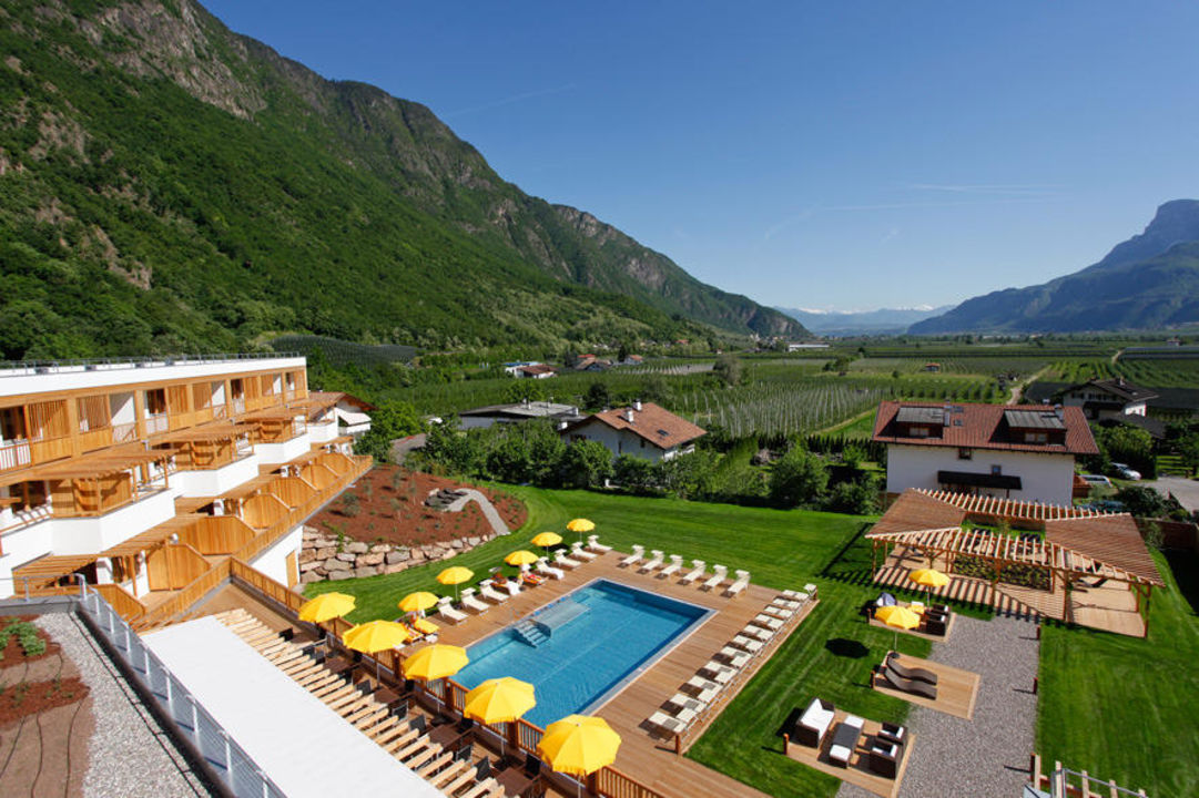 "Ausblick von der Dachterrasse" theiner's garten Bio Vitalhotel