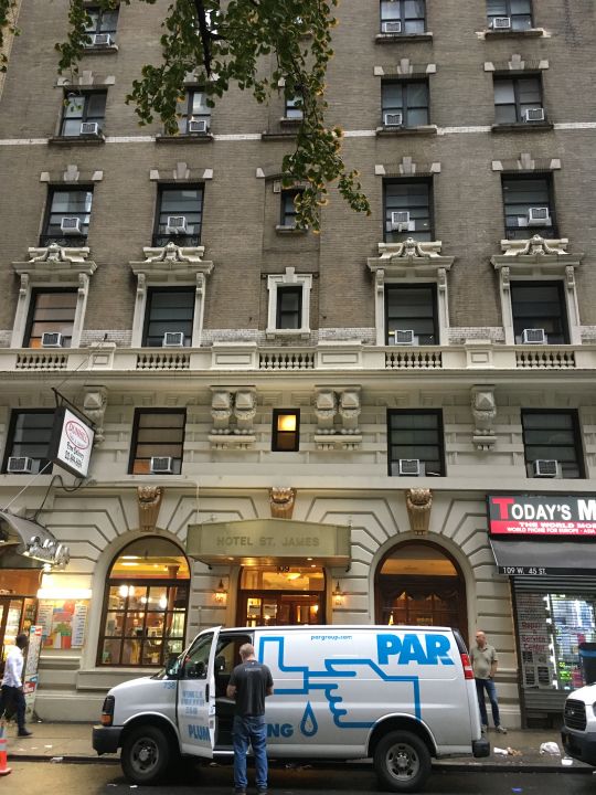 "Außenansicht" St. James Hotel (New York Manhattan) • HolidayCheck