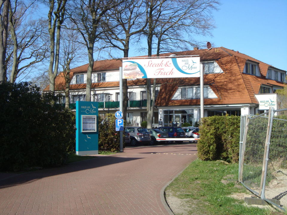 Einfahrt Zum Hotel Pension Haus Am Meer Graal Muritz