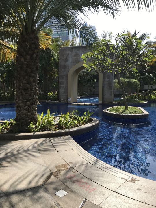 "Garten" Conrad Dubai (Dubai) • HolidayCheck (Dubai | Vereinigte