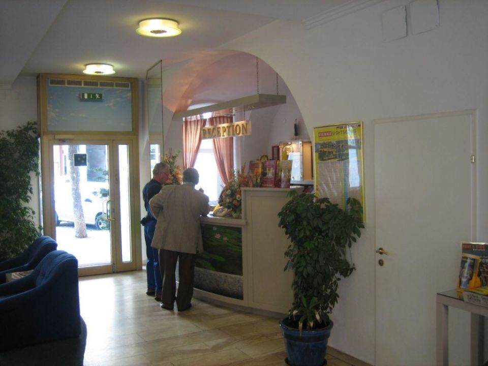 Hotel Gabriel Wien Fruhstucksbuffet Gartenhotel Gabriel Wien Holidaycheck Wien Osterreich