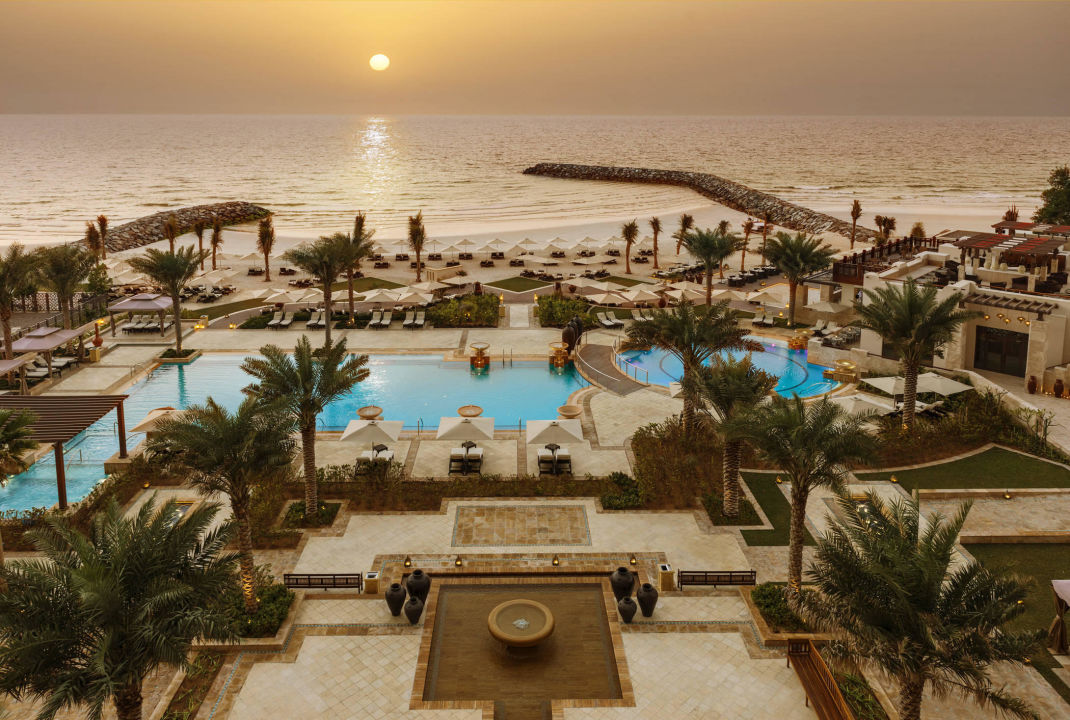 Ajman saray a luxury collection resort где находится