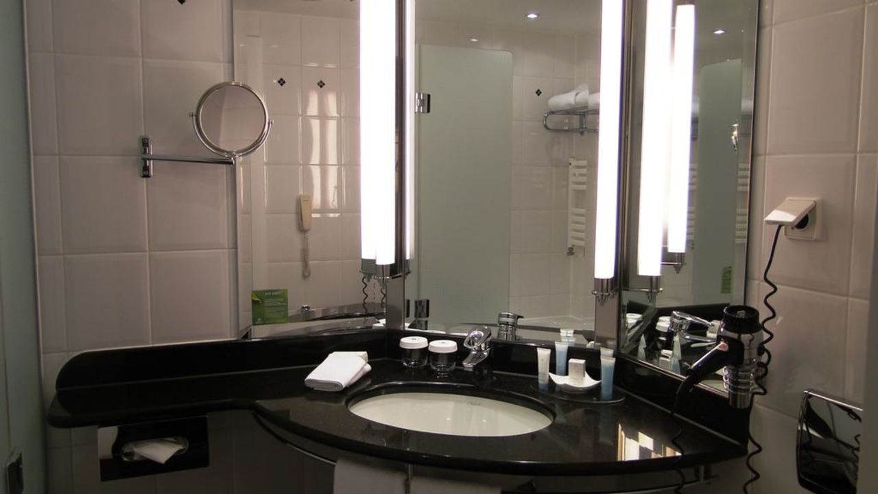 Badezimmer Hilton Berlin Berlin Mitte Holidaycheck Berlin Deutschland