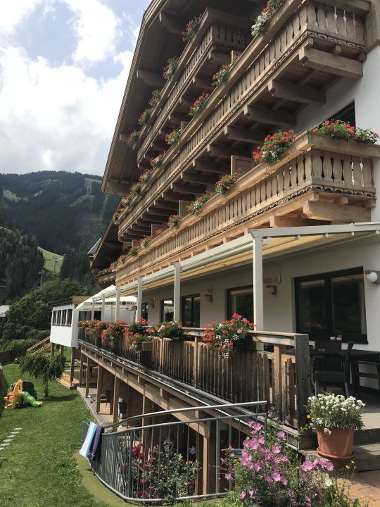 &quot;Außenansicht&quot; Gartenhotel Daxer (Zell am See