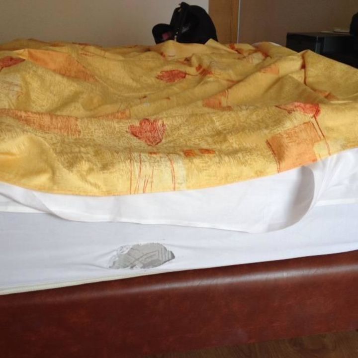 "Worn out bed sheet" Hotel Blaumar (Blanes) • HolidayCheck (Costa Brava Spanien)