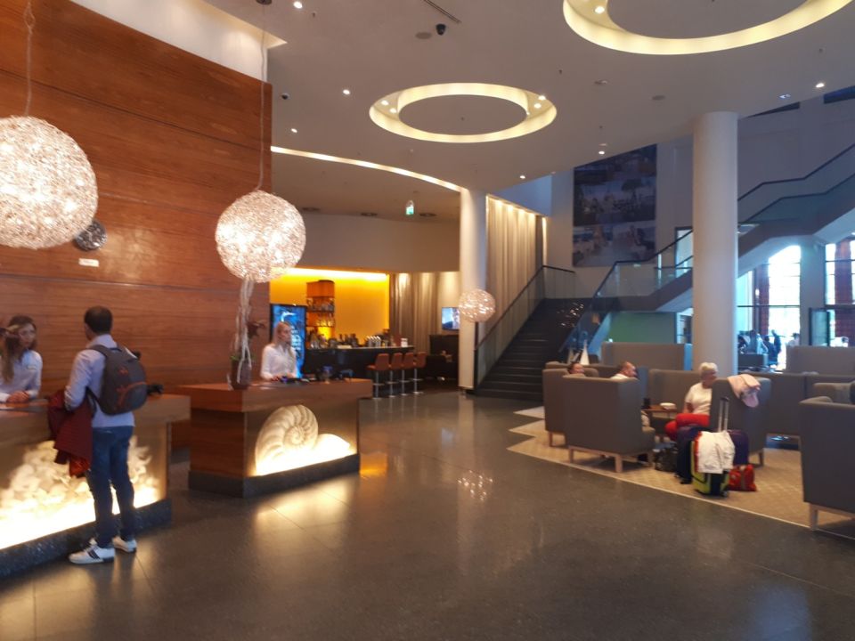 "Lobby" Radisson Blu Hotel Rostock (Rostock) • HolidayCheck ...