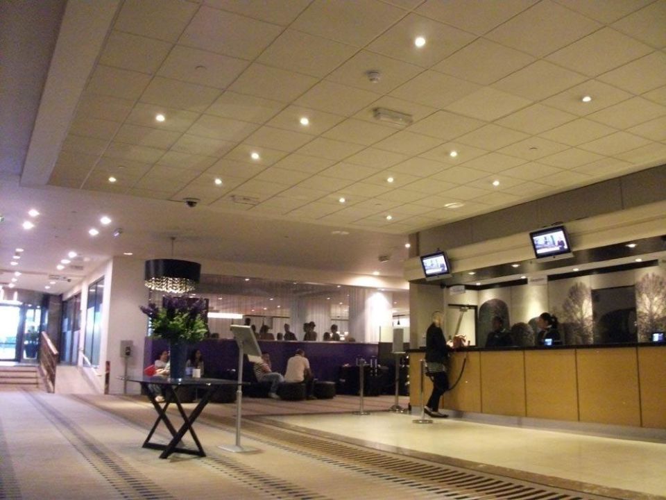 "Rezeption" Hilton London Kensington (Kensington) • HolidayCheck