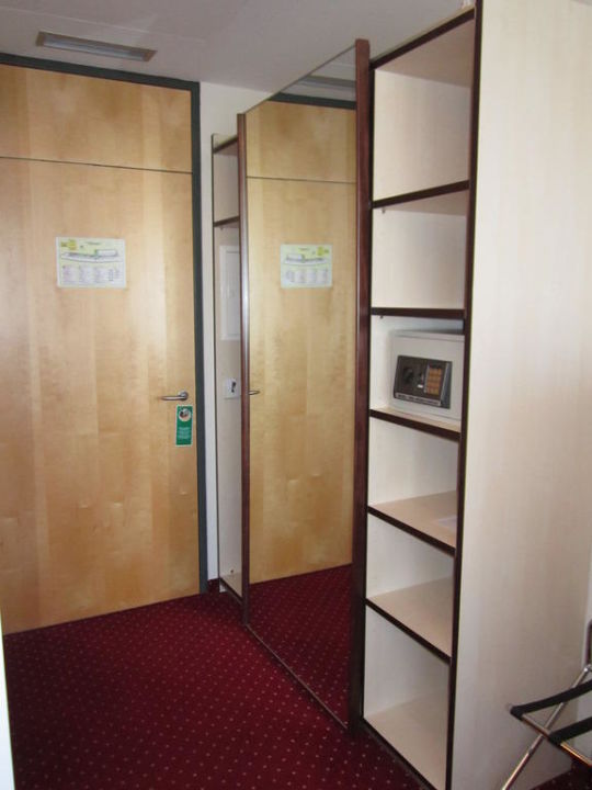 "Eingang des Zimmers" Come Inn Berlin Kurfürstendamm Opera (Berlin