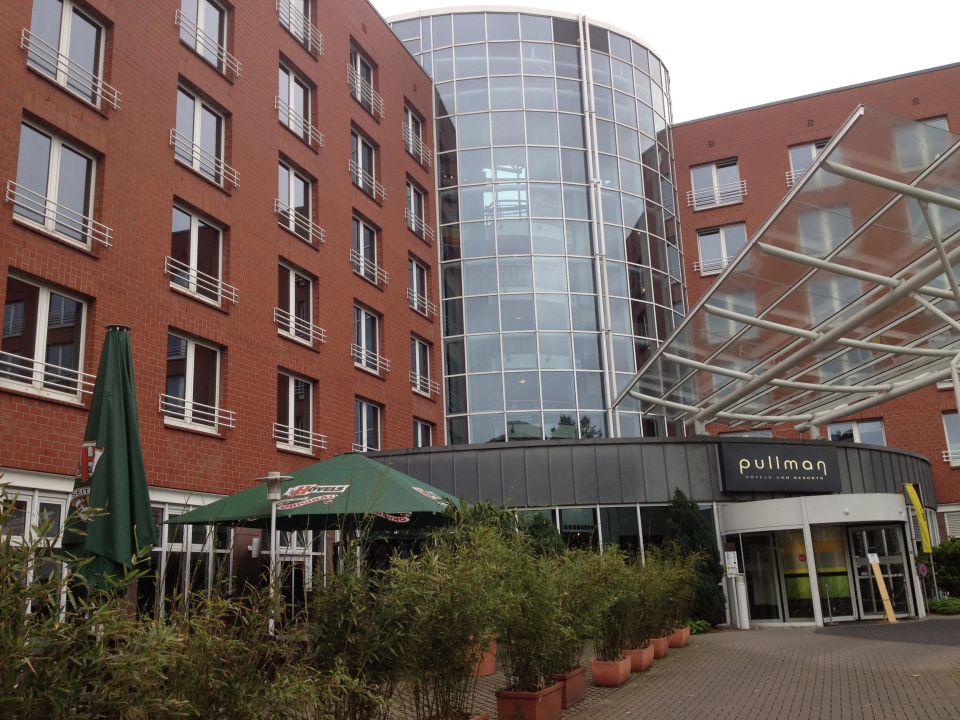 "Das Hotel Von Außen" Dorint An Den Westfalenhallen Dortmund (Dortmund ...