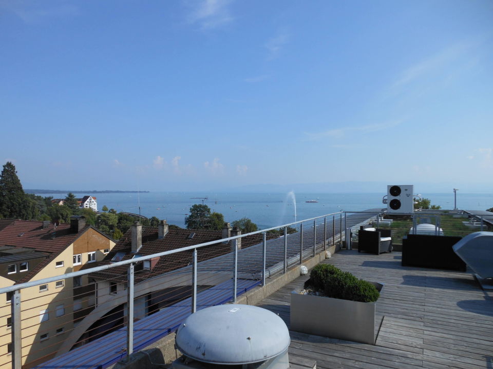 ausblick-von-dachterrasse-seehotel-friedrichshafen-friedrichshafen