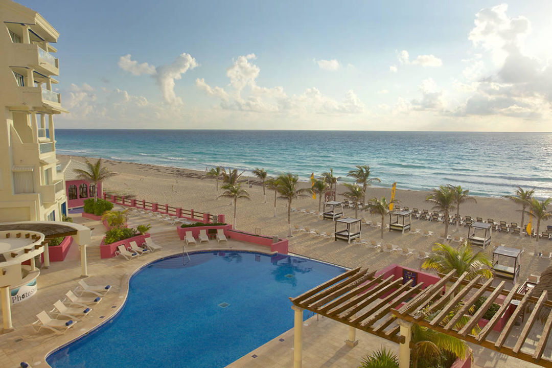 "Beach and infinity pool" NYX Hotel Cancun (Cancun) • HolidayCheck