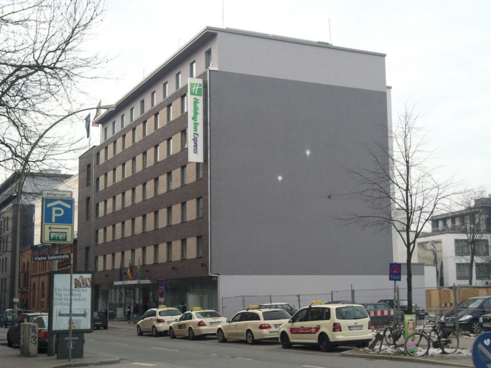 "Hotel von außen" Premier Inn Hamburg St. Pauli Messe ...