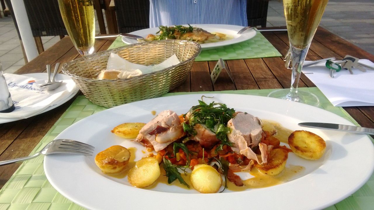 Menu Zum Hochzeitstag Auf Der Terrasse Upstalsboom Hotel Deichgraf Garni Wremen Holidaycheck Niedersachsen Deutschland