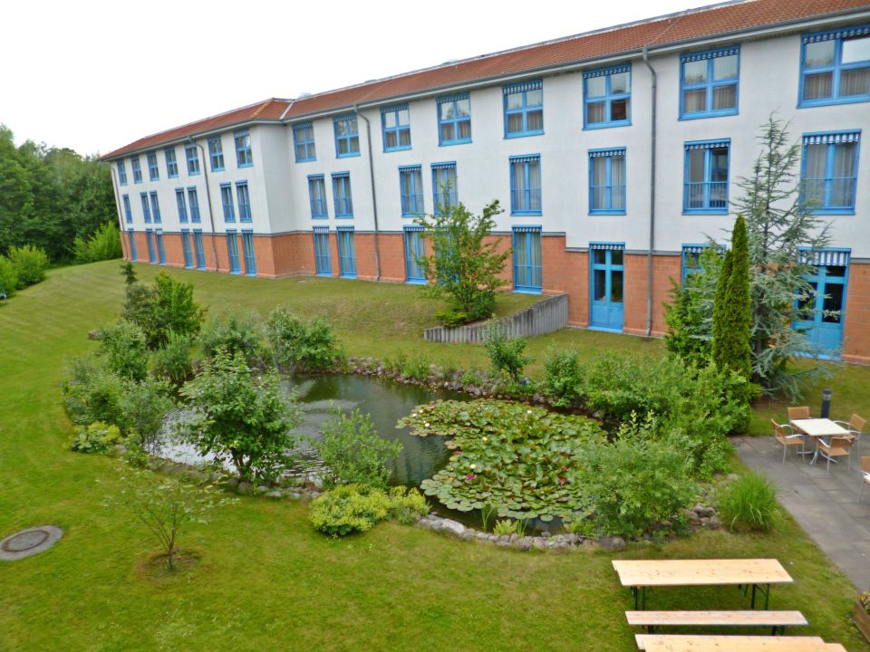 &quot;Blick aus dem Zimmer auf den Garten&quot; Hotel Wyndham Garden