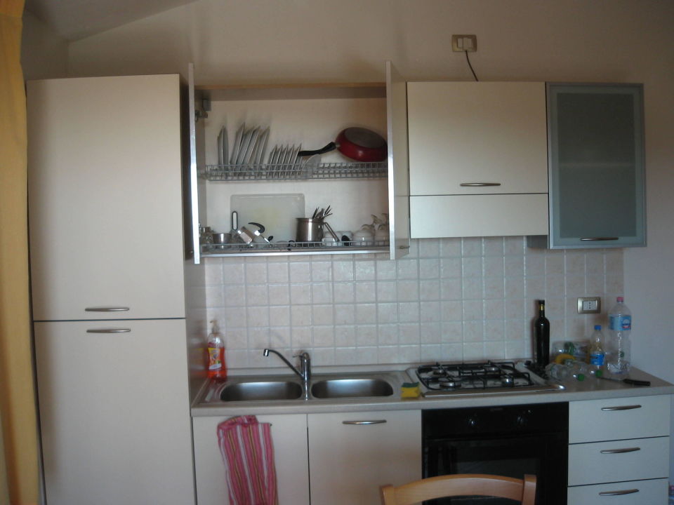 "Geschirrabtropfschrank" Residence Hotel Li Troni (Maiorca