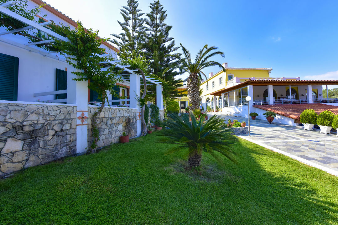 "Gartenanlage" Hotel Arion (Kokkari) • HolidayCheck (Samos | Griechenland)