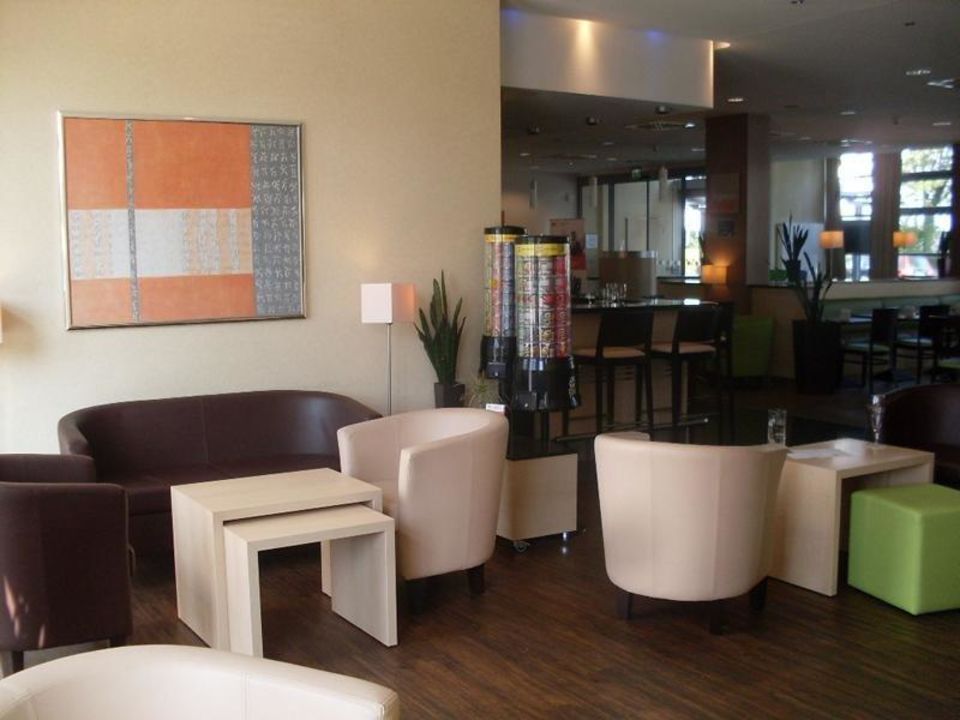 "Lobby" Holiday Inn Express Frankfurt - Messe (Frankfurt ...