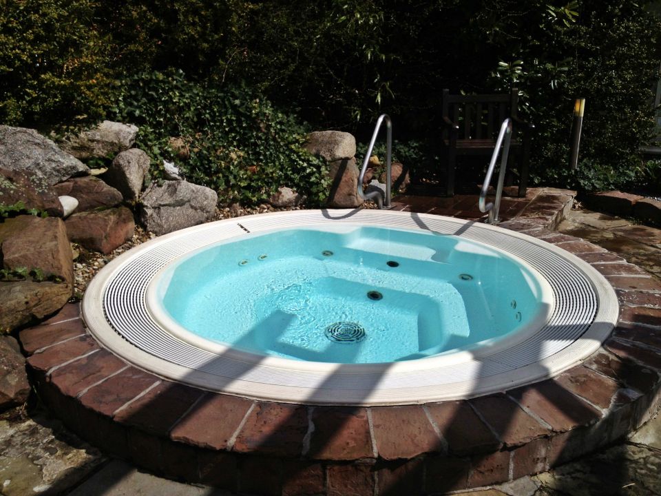 &quot;Whirlpool im Garten&quot; Lindner Hotel &amp; Spa Binshof (Speyer