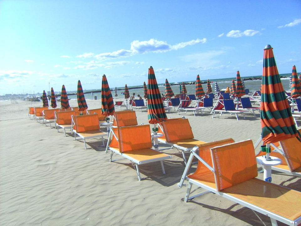 "Strand" Hotel Cormoran (Cattolica) • HolidayCheck (Emilia ...