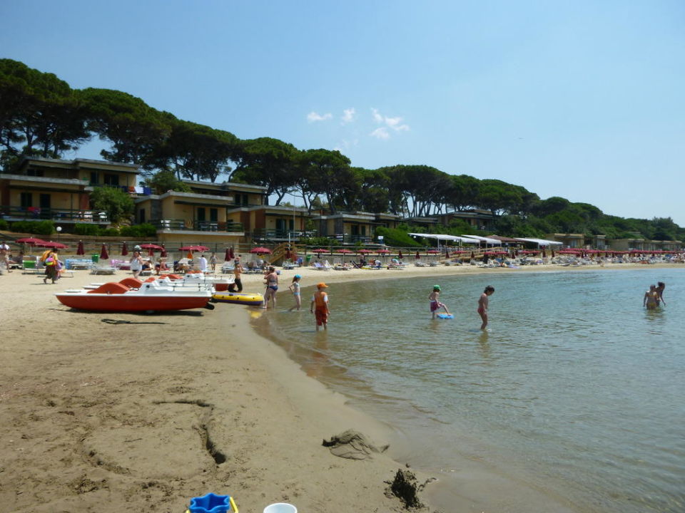 "Strand der Ferienanlage" Hotel Golfo Del Sole (Follonica