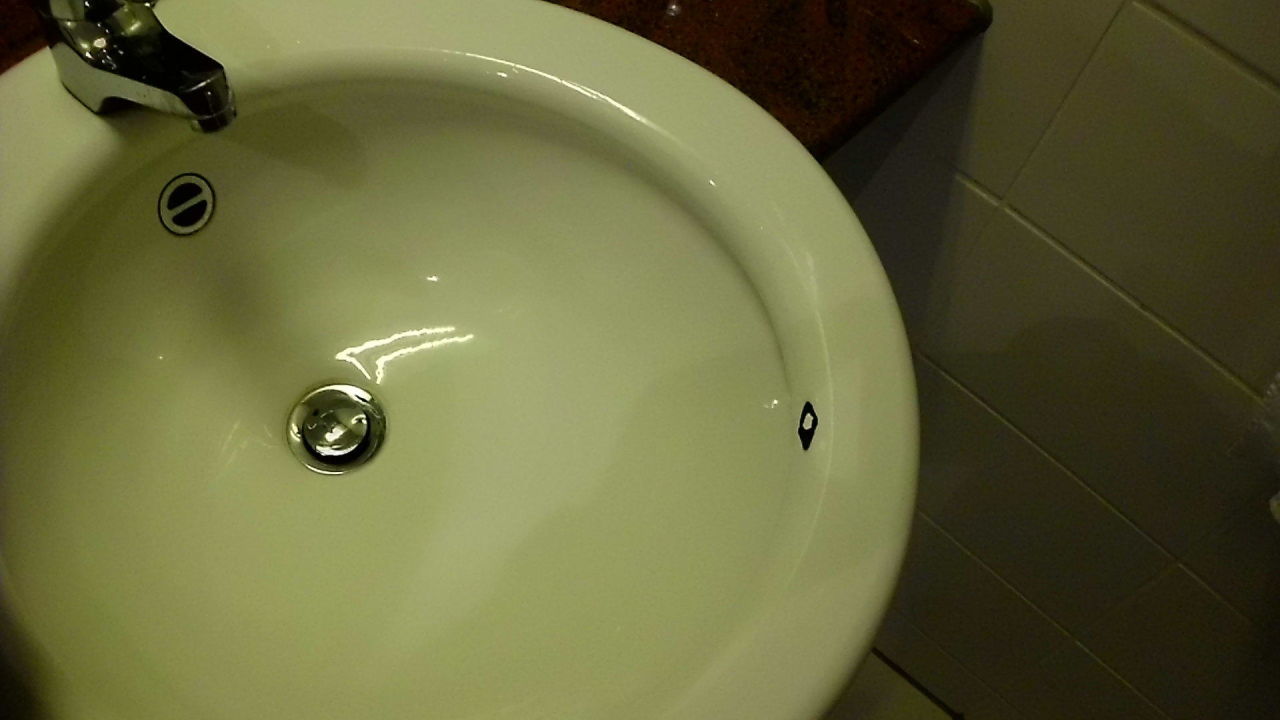 "Waschbecken im Badezimmer" Lübecker Hof (Lübeck) • HolidayCheck